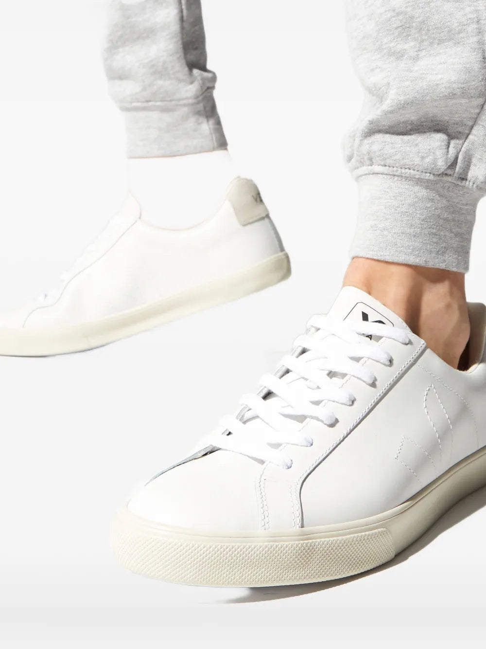 Veja Esplar Low-Top Sneakers