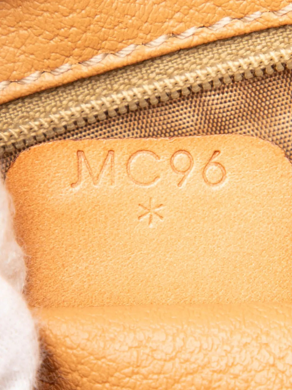 Pre-OwnedCeline Pre-Owned1996 Macadam Coated Canvas clutch bag