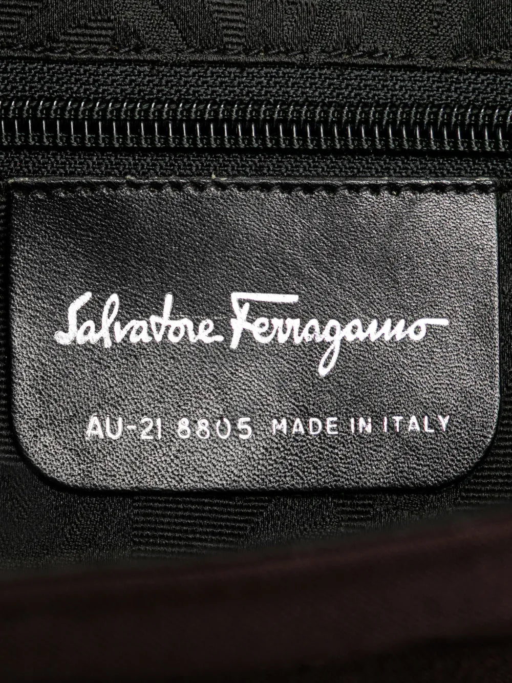 Pre-OwnedFerragamo Pre-Owned2010-2025 Nylon Grosgrain Vara Chain tote bag