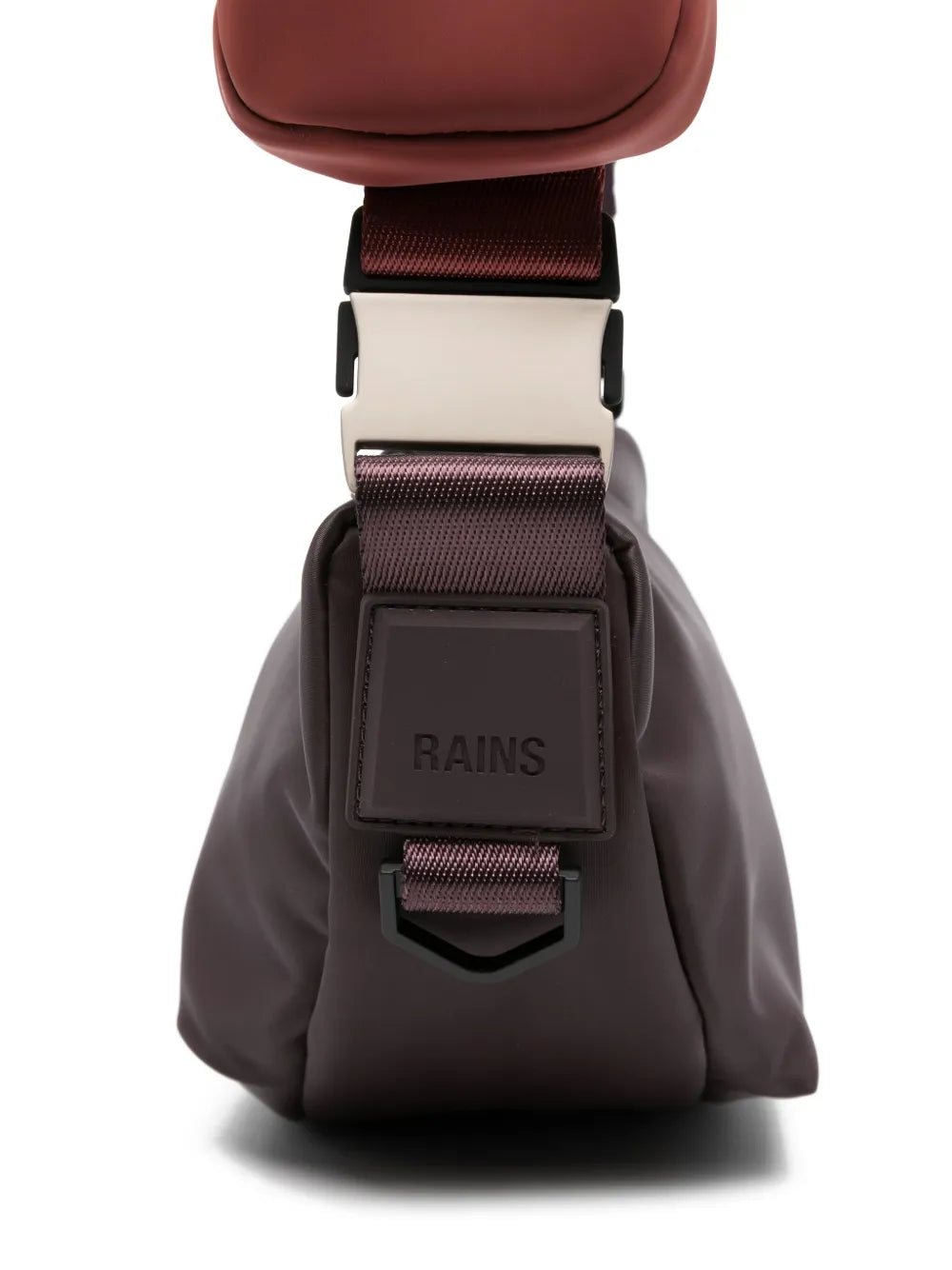 Rainsattached-pocket shoulder bag
